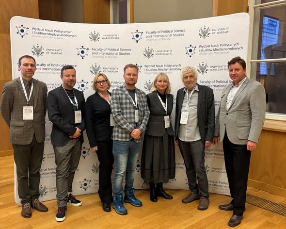 pamiątkowe zdjęcie uczestników zjazdu